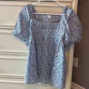 Old Navy blue floral top